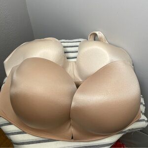Lot Of 2 Women’s Bras Size 38DD